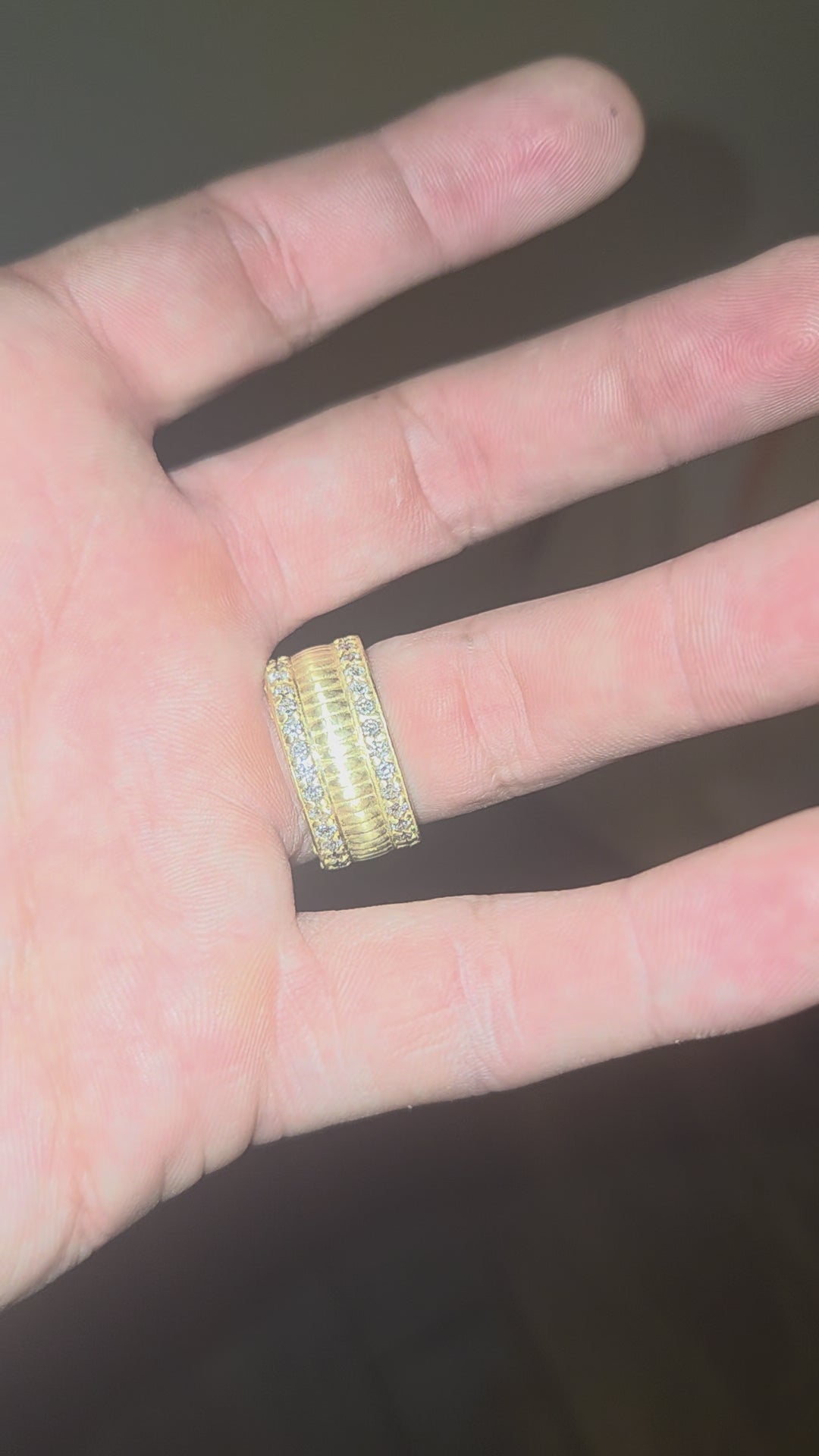 Fluted Gold and Diamond Band