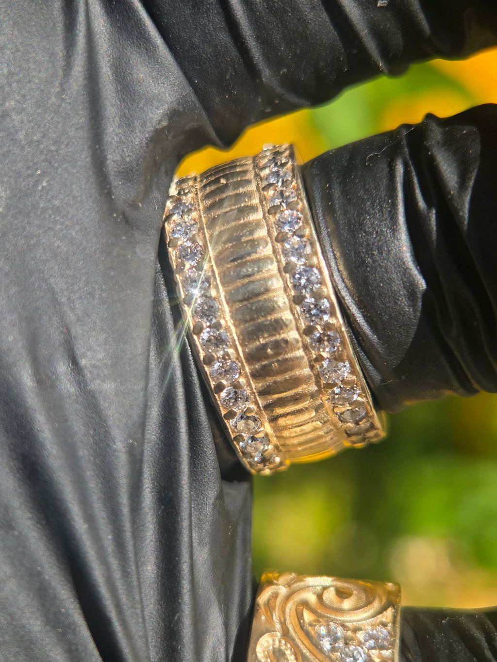 Fluted Gold and Diamond Band