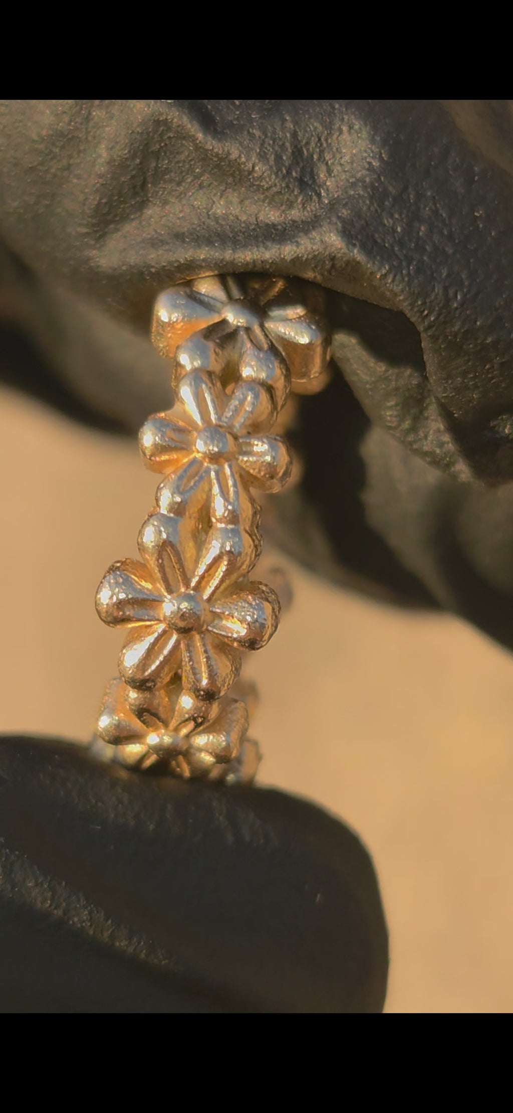 Alternating Flower Band