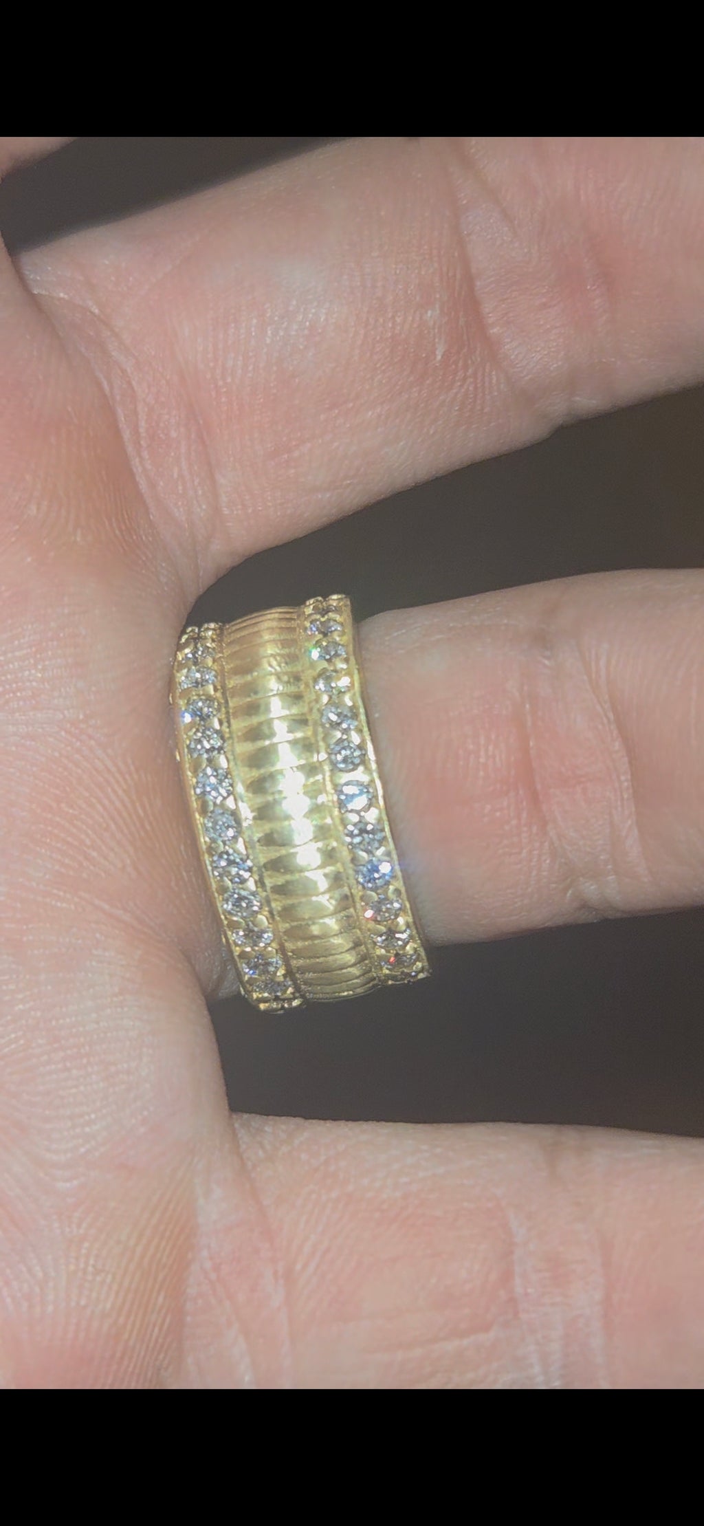 Fluted Gold and Diamond Band